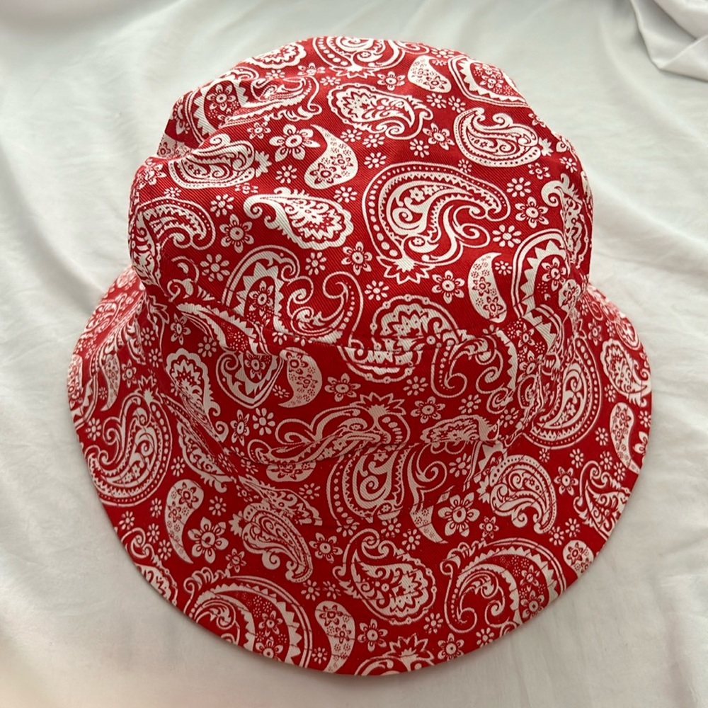 Red Paisley Bucket Hat Men’s Small